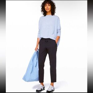Lululemon On the Fly 7/8 Pant / Trousers - Size 6 - Black